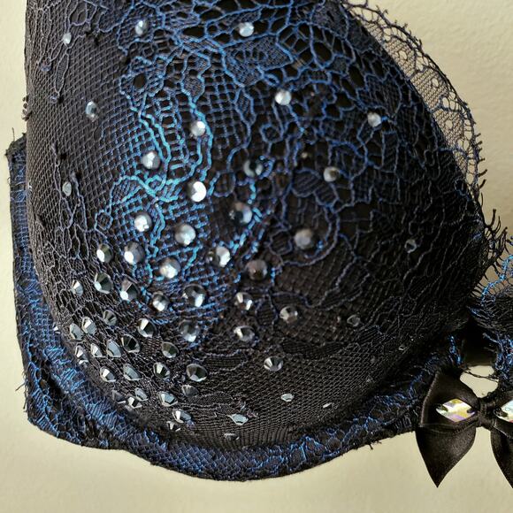 VS Victoria Secret Fashion Show Runway Blue Crystal Push Up Bra 32D Bombshell - Picture 3 of 11